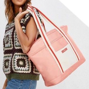 🌸L*SPACE Coastal Cooler Bag 🌸